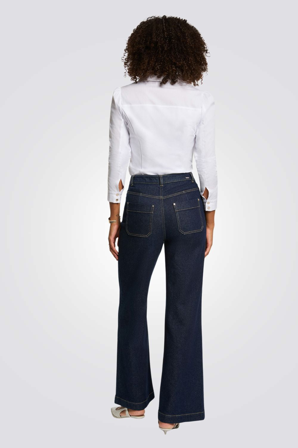 חולצה מכופתרת לנשים בצבע לבן | מורגן 
