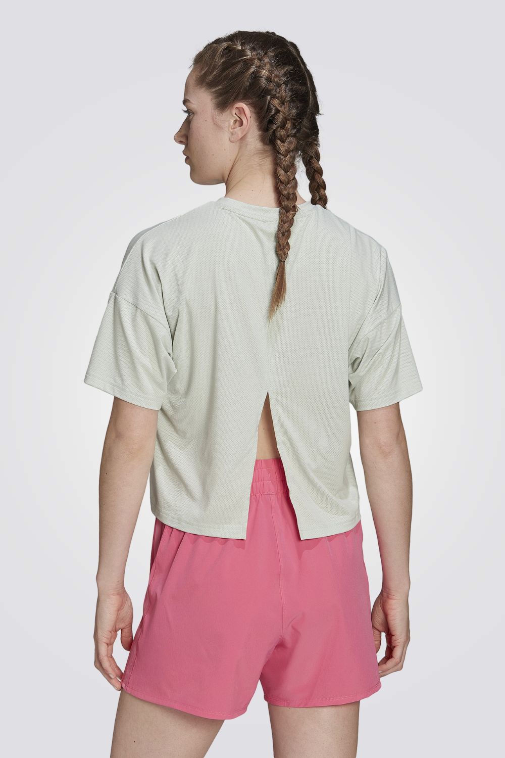 טישירט אימון קצרה לנשים