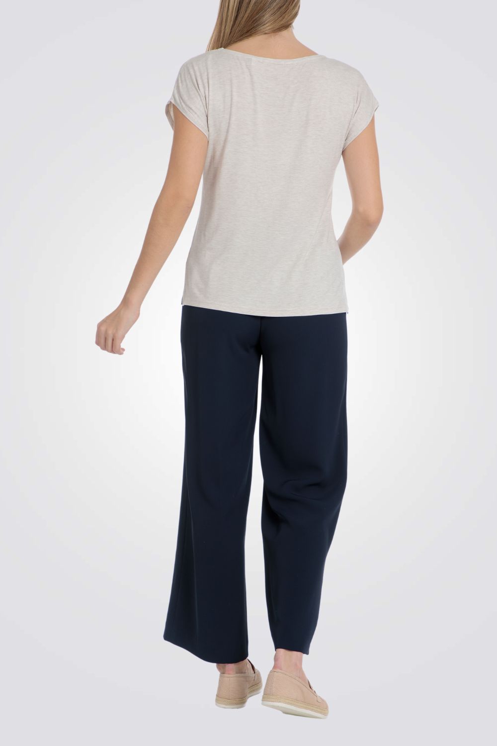 טישירט עיטורי רקמה פרחוניים