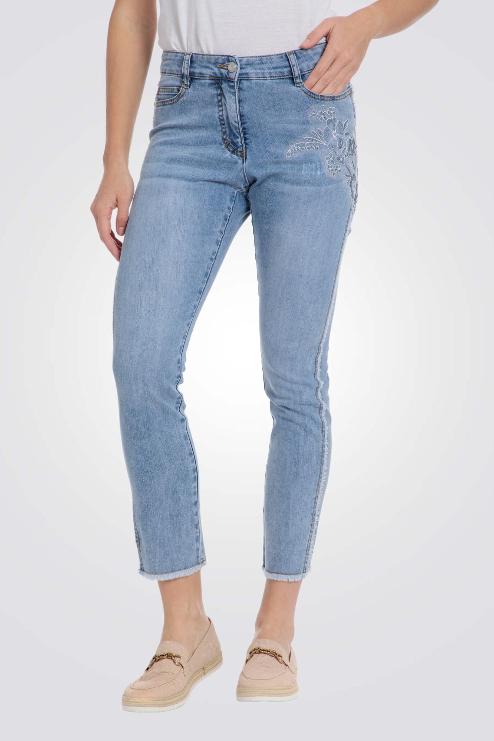 מכנסי ג'ינס 7/8 עם פנינים