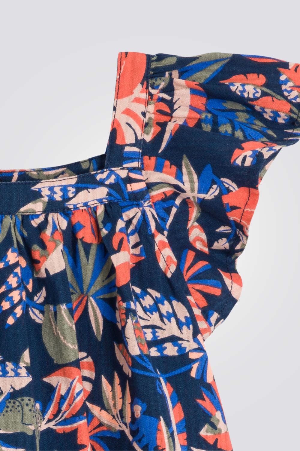 שמלה קצרה בצבע כחול בעיצוב פרחוני 