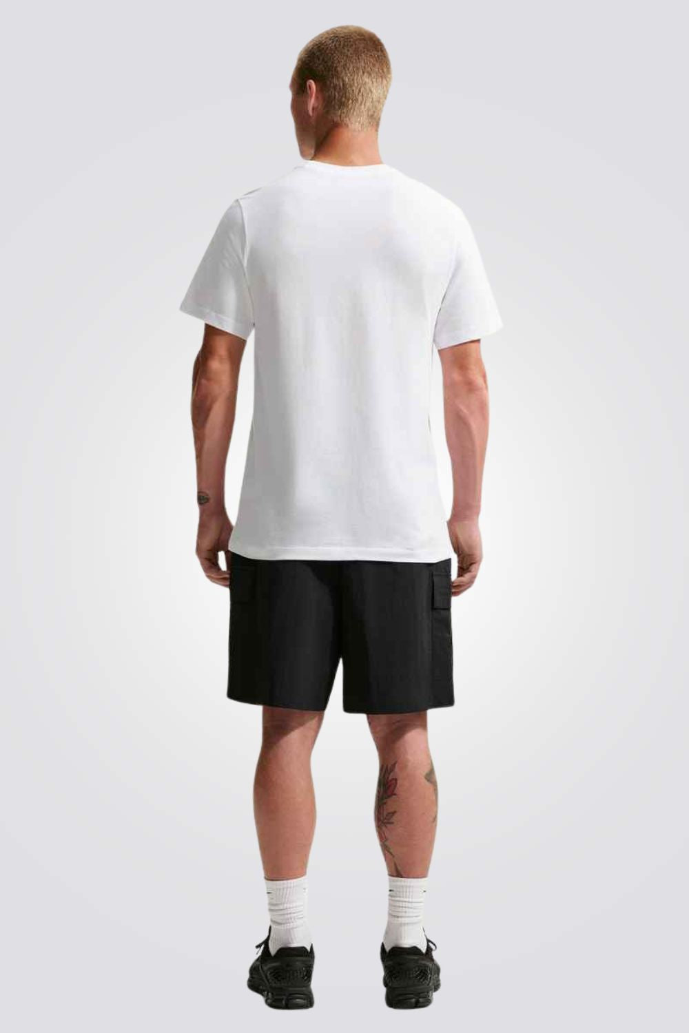 טישירט Nike Sportswear לגברים | נייקי