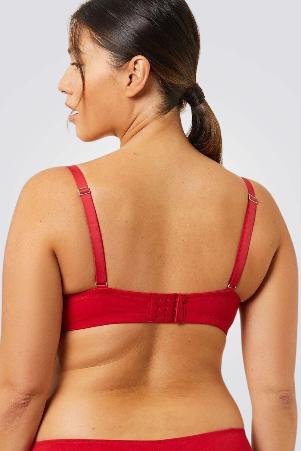 חזיית טול מעוטרת רקמה בריפוד קל OMBRELLE אדומה