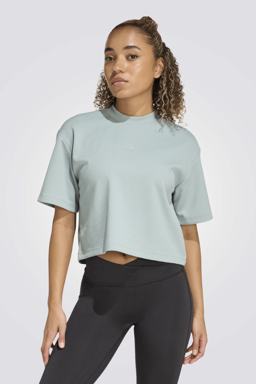 טישירט קצרה בטקסטורת וואפל | אדידס