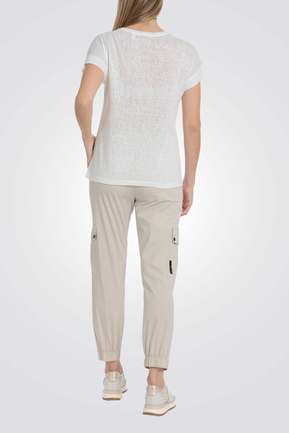 מכנסיים ארוכים בצבע בז'