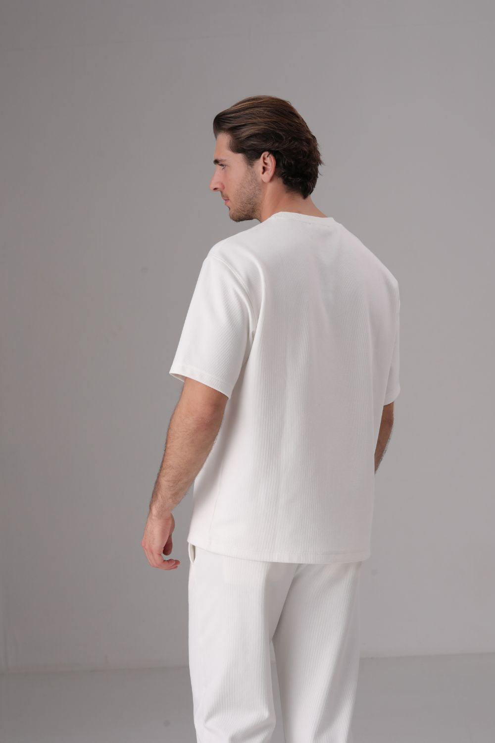 טישירט טקסטורלית בגזרת אוברסייז