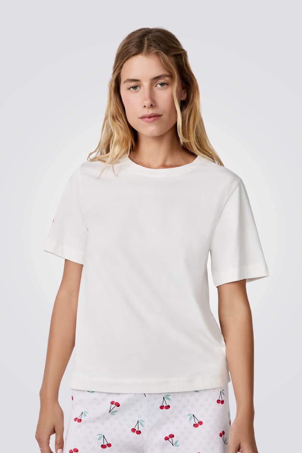 חולצת טישירט עם הדפס דובדבנים | איתם