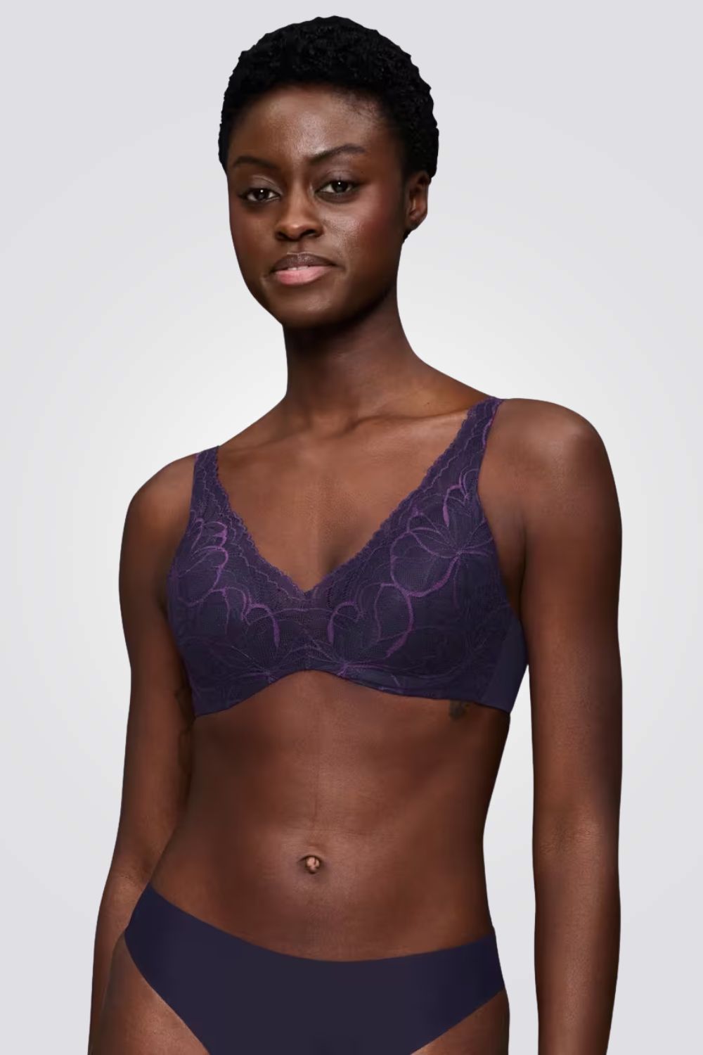 חזיית תחרה מרופדת עם מחשוף עמוק | טריומף