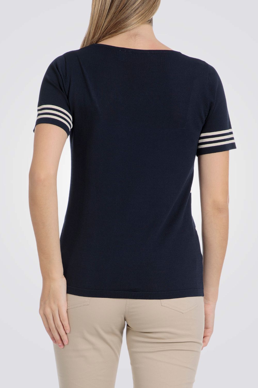 סריג שרוולים קצרים עם דיטיילס רקומים