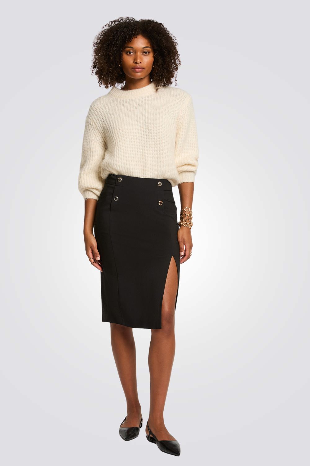 חצאית שחורה עם שסע וכפתורים | מורגן 