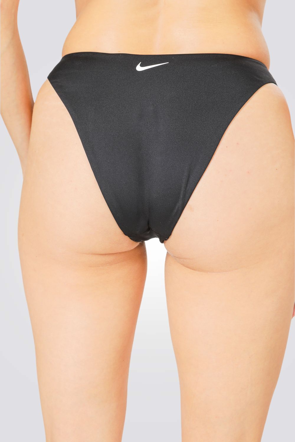 תחתון ביקיני ESSENTIAL-SLING בצבע שחור