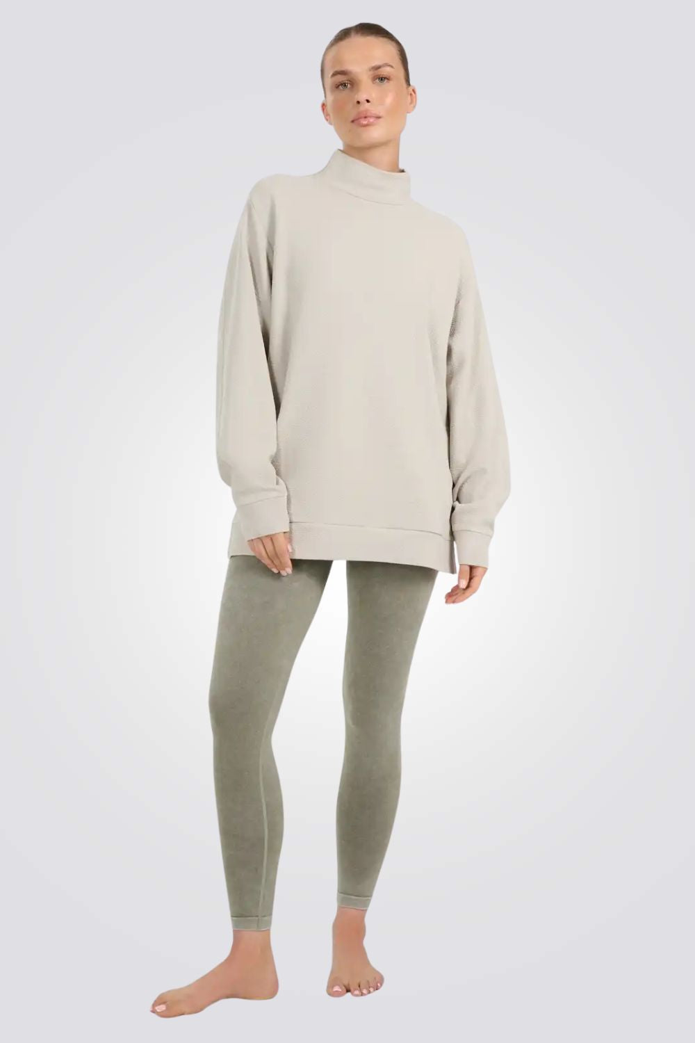 סווטשירט בגזרה רחבה עם צווארון גבוה | 4F