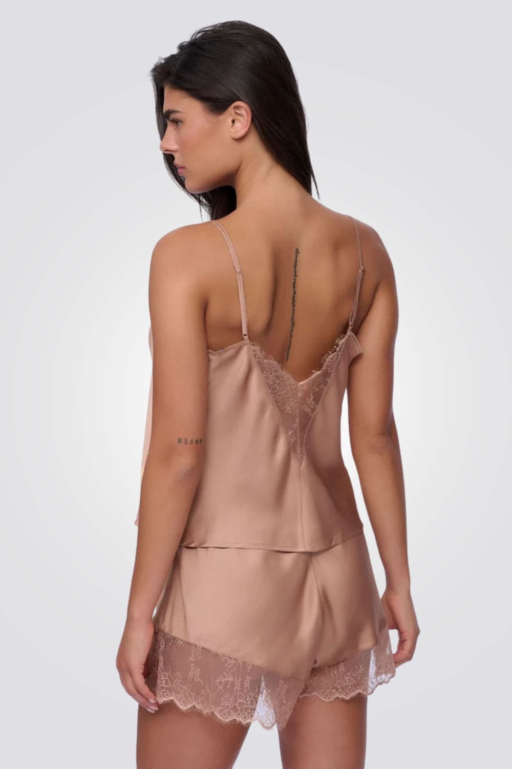 סט בייבי דול קצר בשילוב תחרה | פמינה