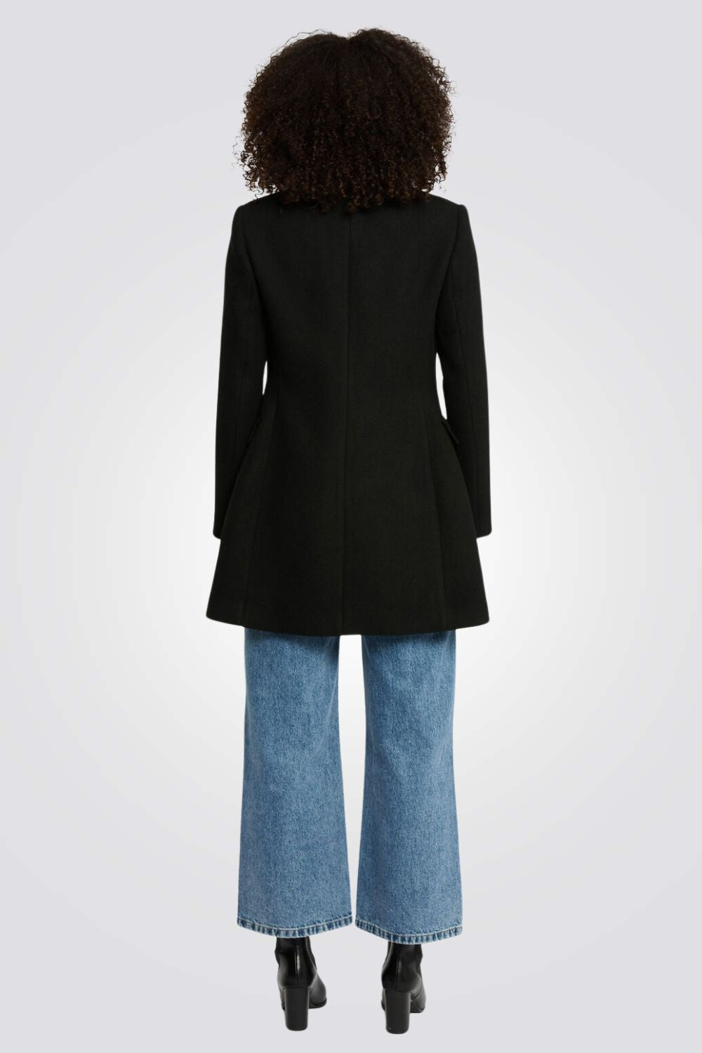 מעיל מחוייט לנשים עם סגירת כפתורים כפולה | מורגן 