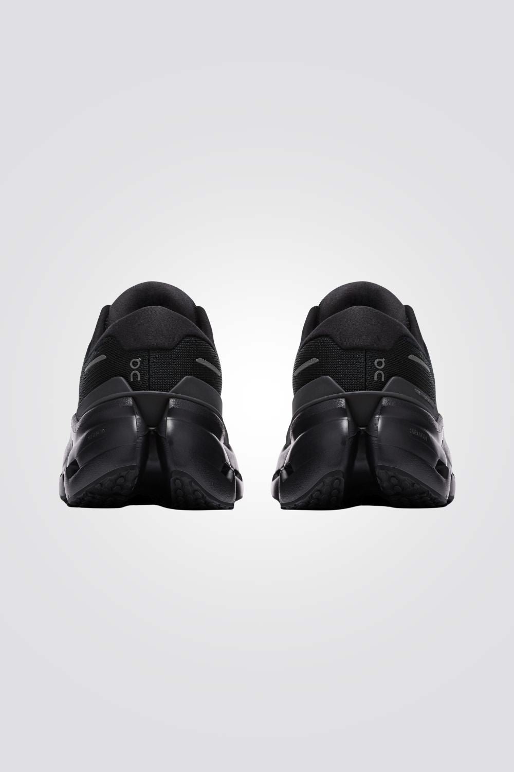 נעלי ספורט Cloudrunner 3 Wide לגברים | און 