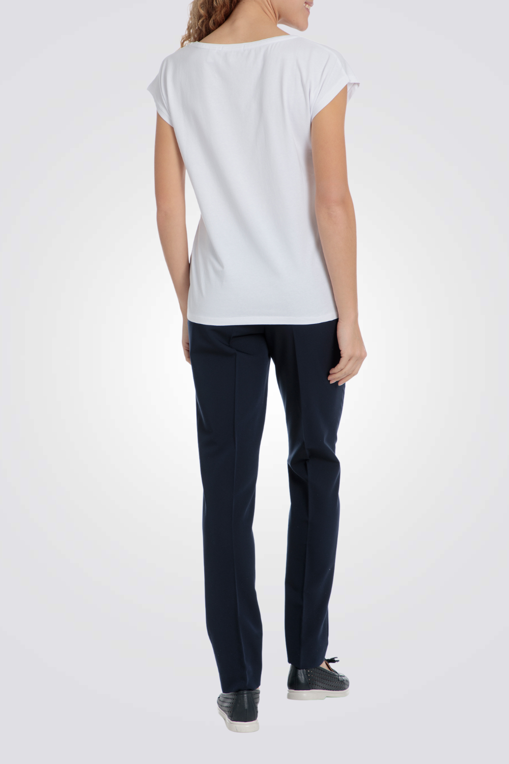 חולצת טי עם פרחים  