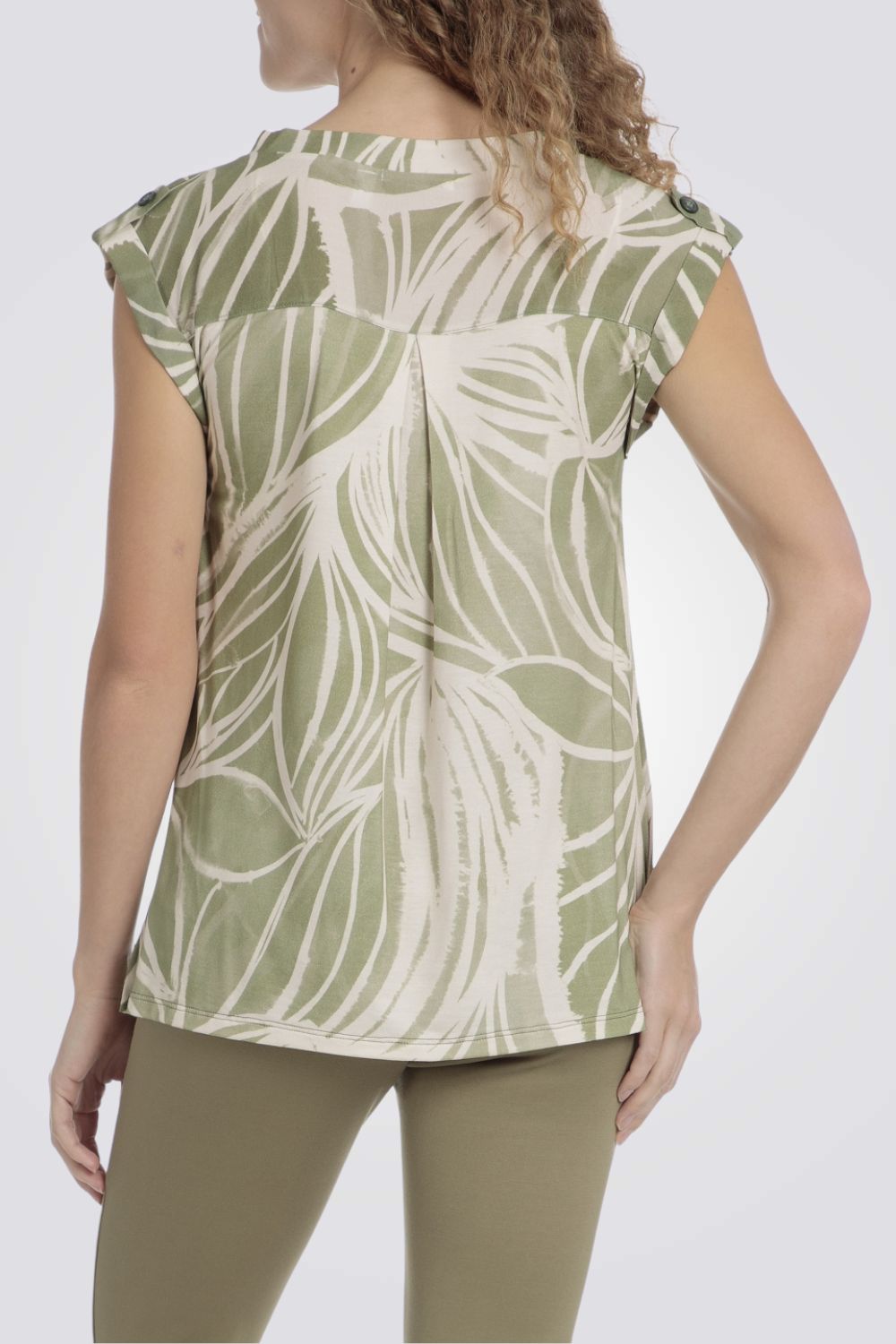 טישירט לנשים בצבע ירוק הדפס עלים 