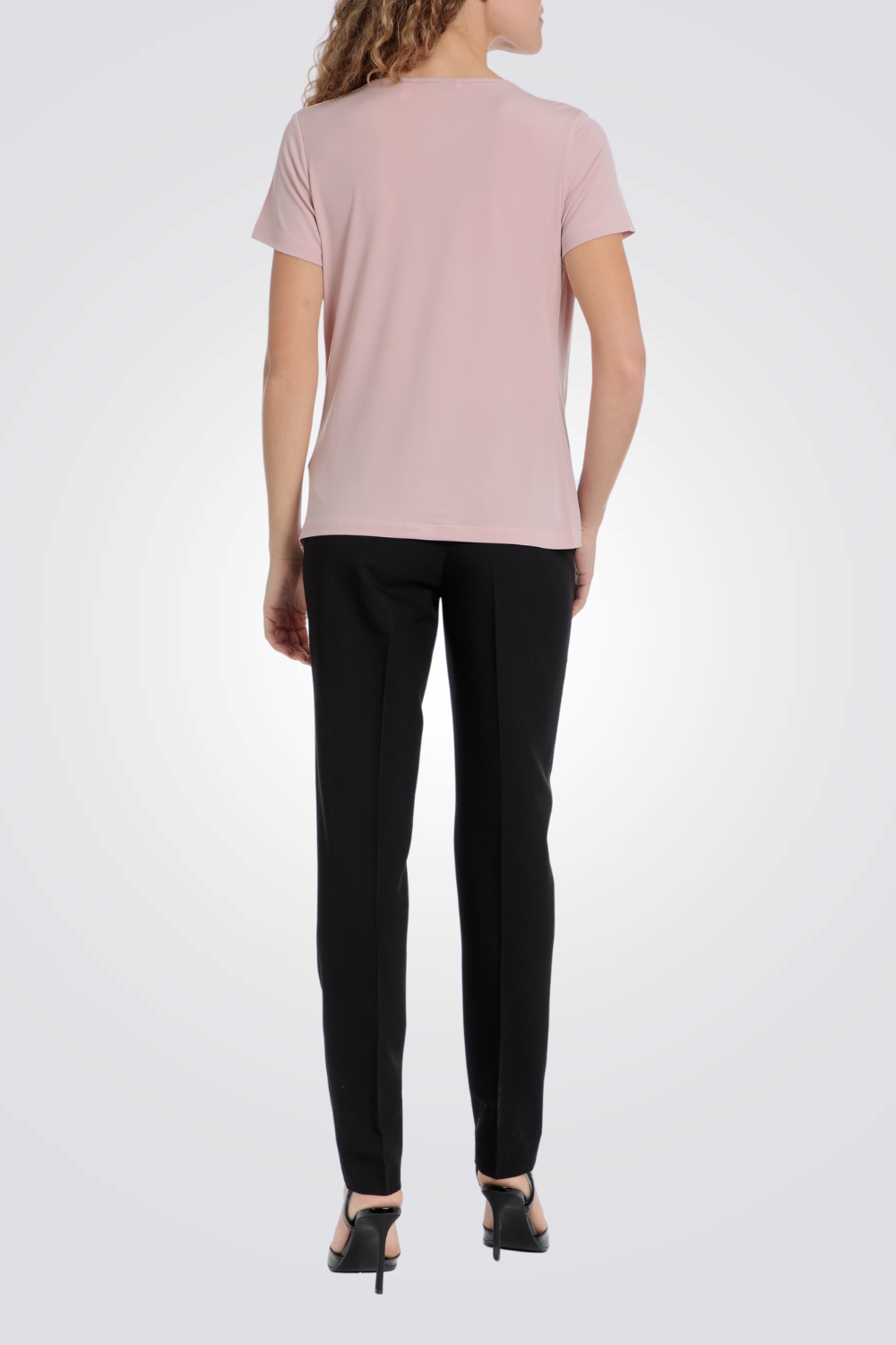 חולצת טי קצרה מעטפת בצבע ורוד 