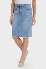 חצאית ג'ינס באורך ברך עם פנינים