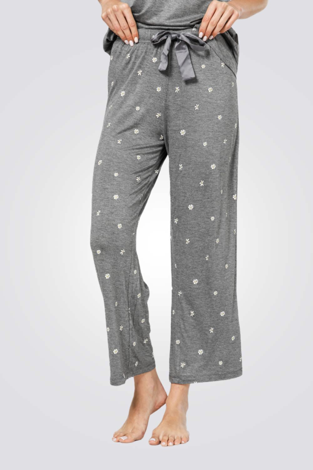 סט פיג’מה באורך 7/8 FLOWERS בצבע אפור