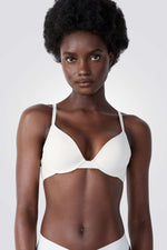 חזיית פוש-אפ עם חיתוך עמוק | איתם