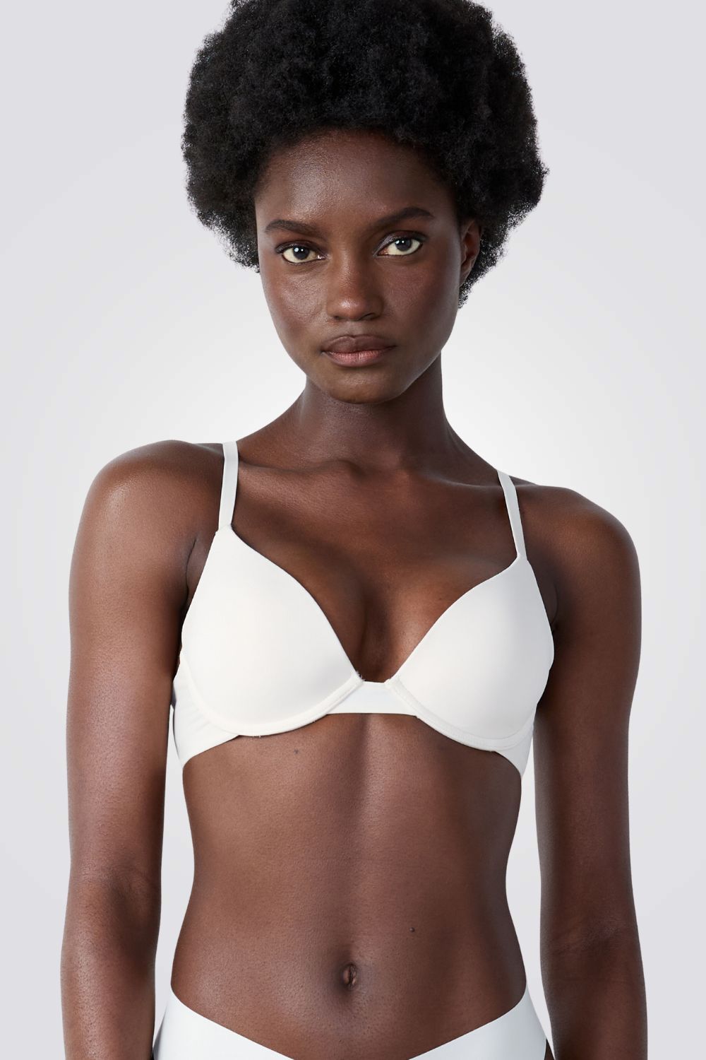 חזיית פוש-אפ עם חיתוך עמוק | איתם