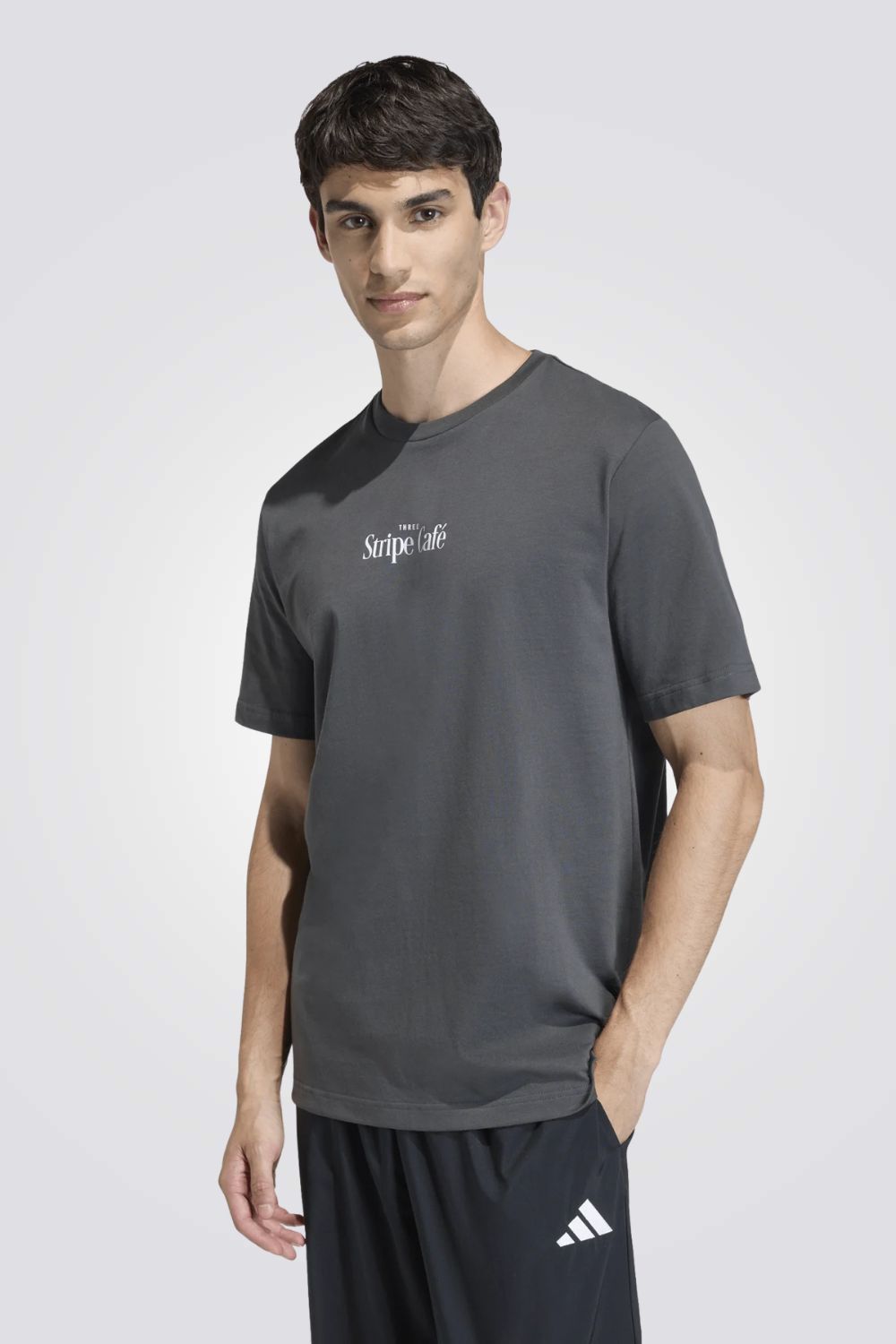 טישירט גרפיקה COFFEE CAFE DONUT BOX לגברים | אדידס