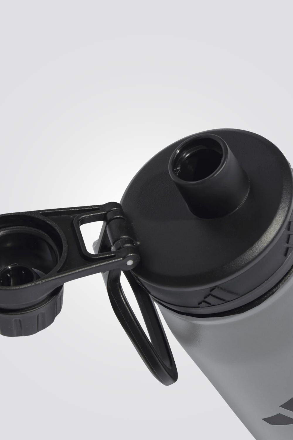 בקבוק מים 0.6 ליטר בצבע אפור | אדידס 