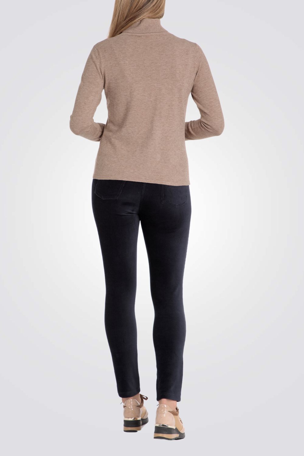 סריג בייסיק צווארון גולף