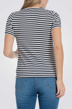 טישירט הדפס פסים עם עיטור פרחוני