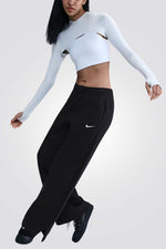מכנסי פליז מתרחבים | נייקי