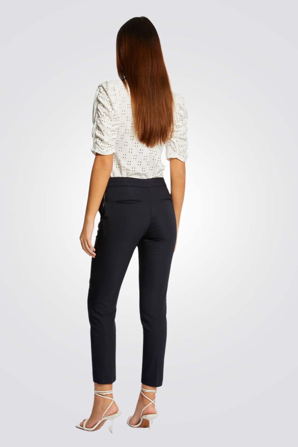 מכנסי אלגנט מחויטים בצבע נייבי