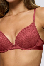 חזיית פוש אפ Aura Spotlight T WHU לנשים