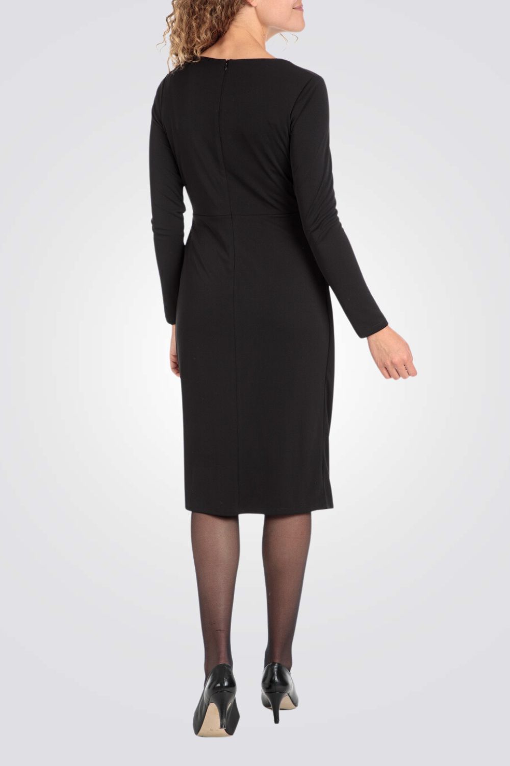 שמלת מעטפת בצבע שחור