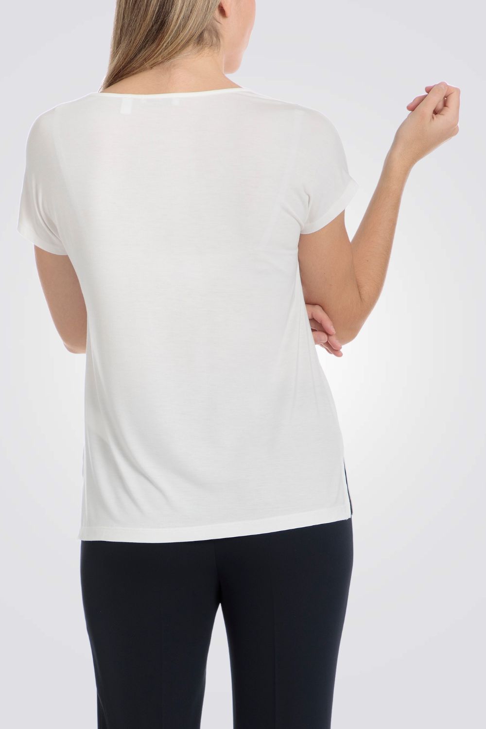 טישירט בצבע לבן עם הדפס בשילוב פנינים