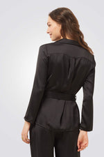 חולצת פיג'מה מכופתרת MERY במראה סאטן בצבע שחור