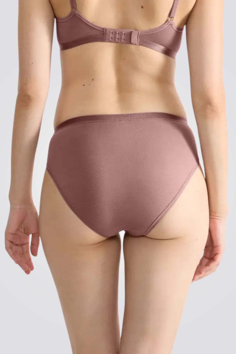 תחתון טאי בעיצוב אלגנטי | סלוגי