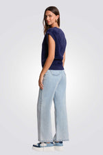 חולצה פרוותית כחולה עם מפתח V | מורגן