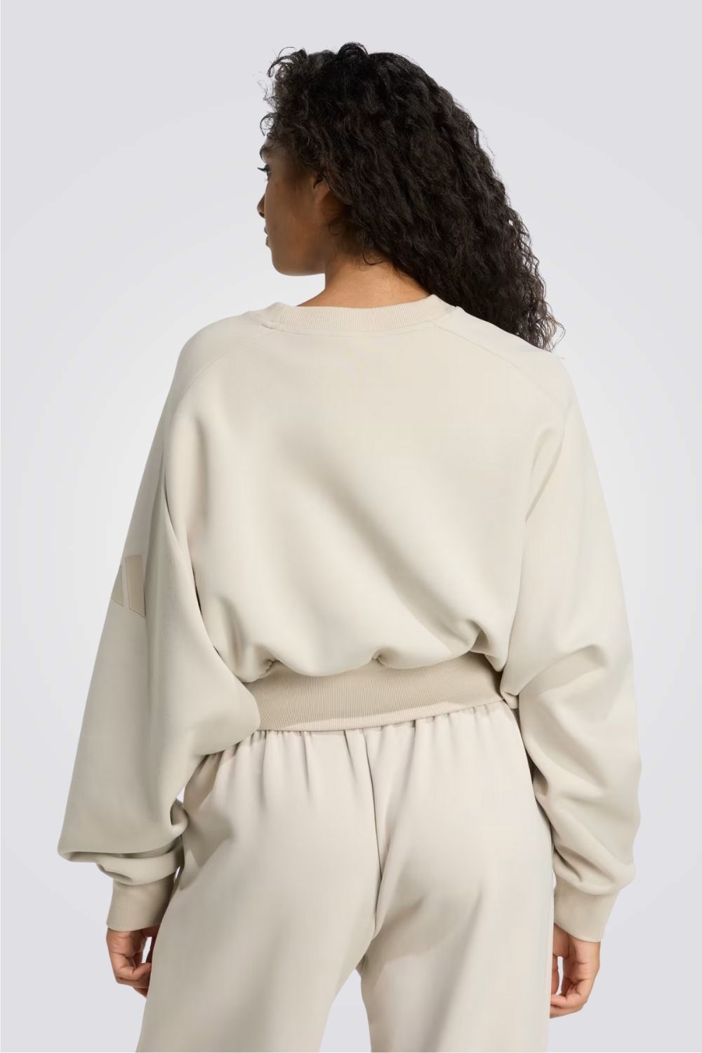 סווטשירט בגזרה קצרה SOFT LUX לנשים