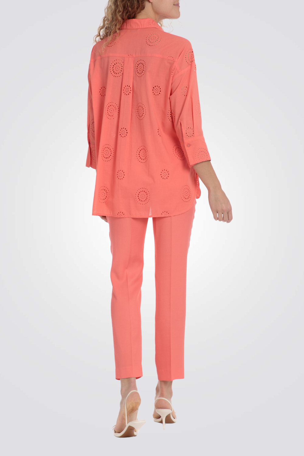 חולצה רקומה ארוכה 