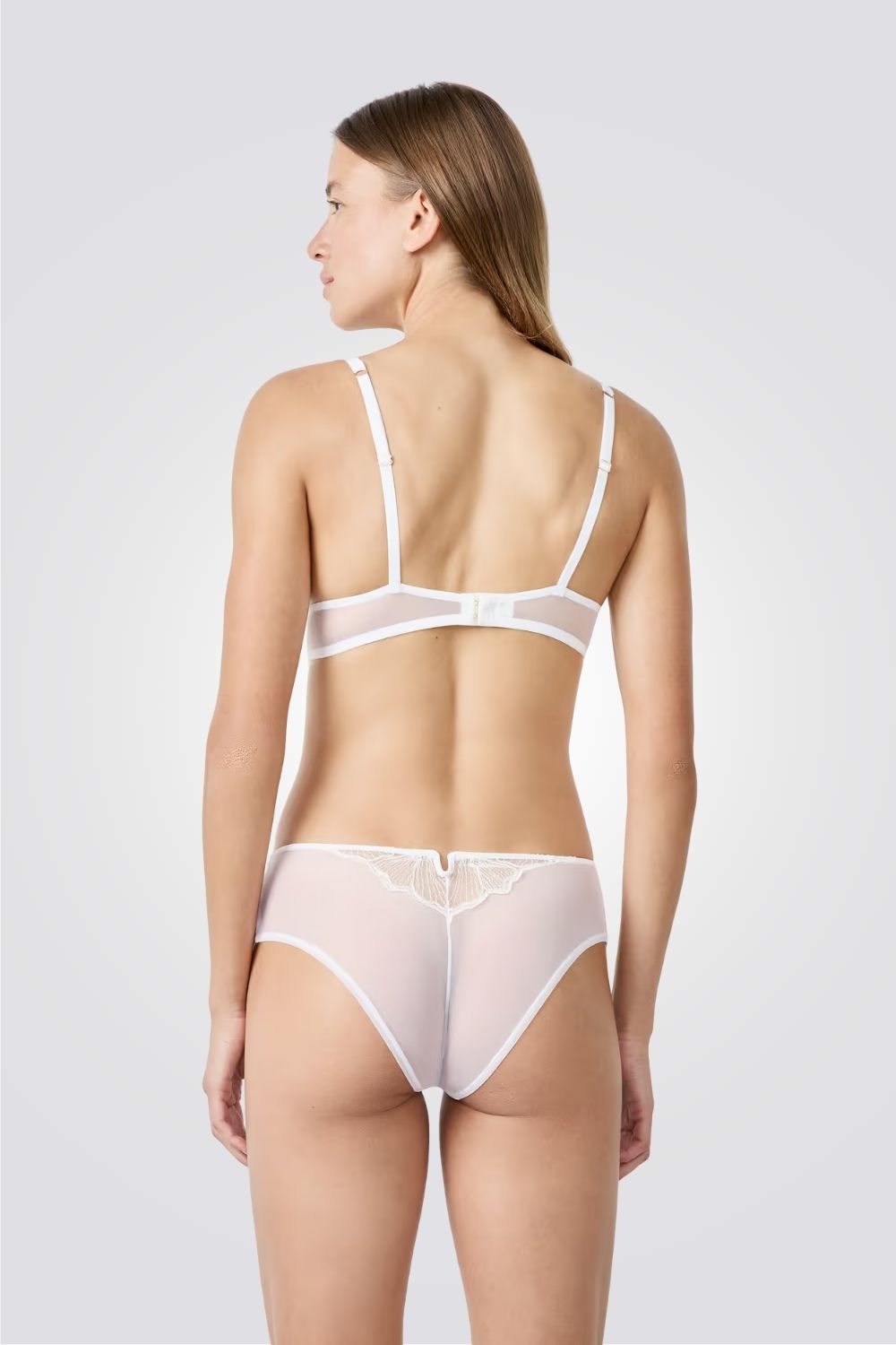 חזיית פוש אפ N*2 PRELUDE  בצבע לבן