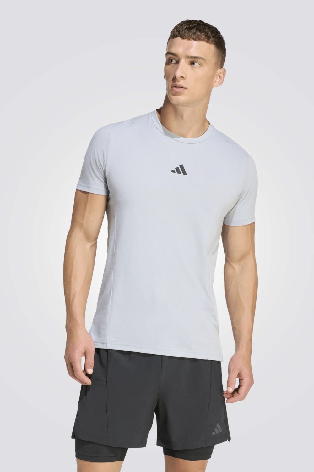 טישירט ספורט D4T Workout לגברים | אדידס