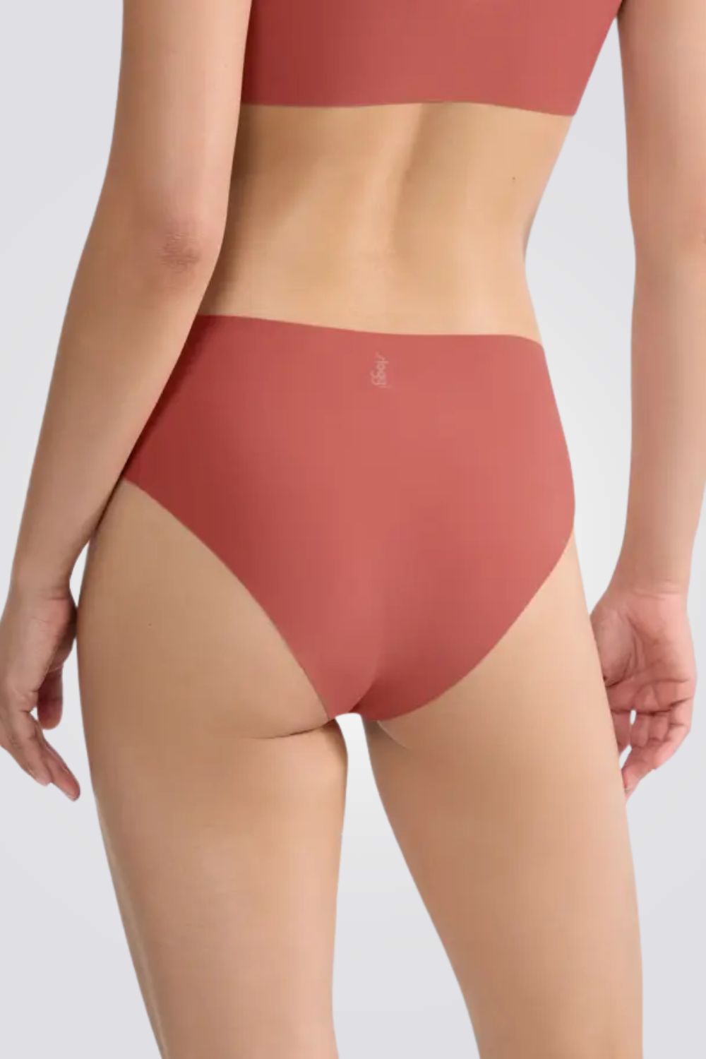 תחתונים בגזרת היי לג לנשים