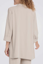 בלייזר ארוך בצבע בז'