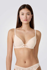 חזיית פוש-אפ מעוטרת תחרה | איתם