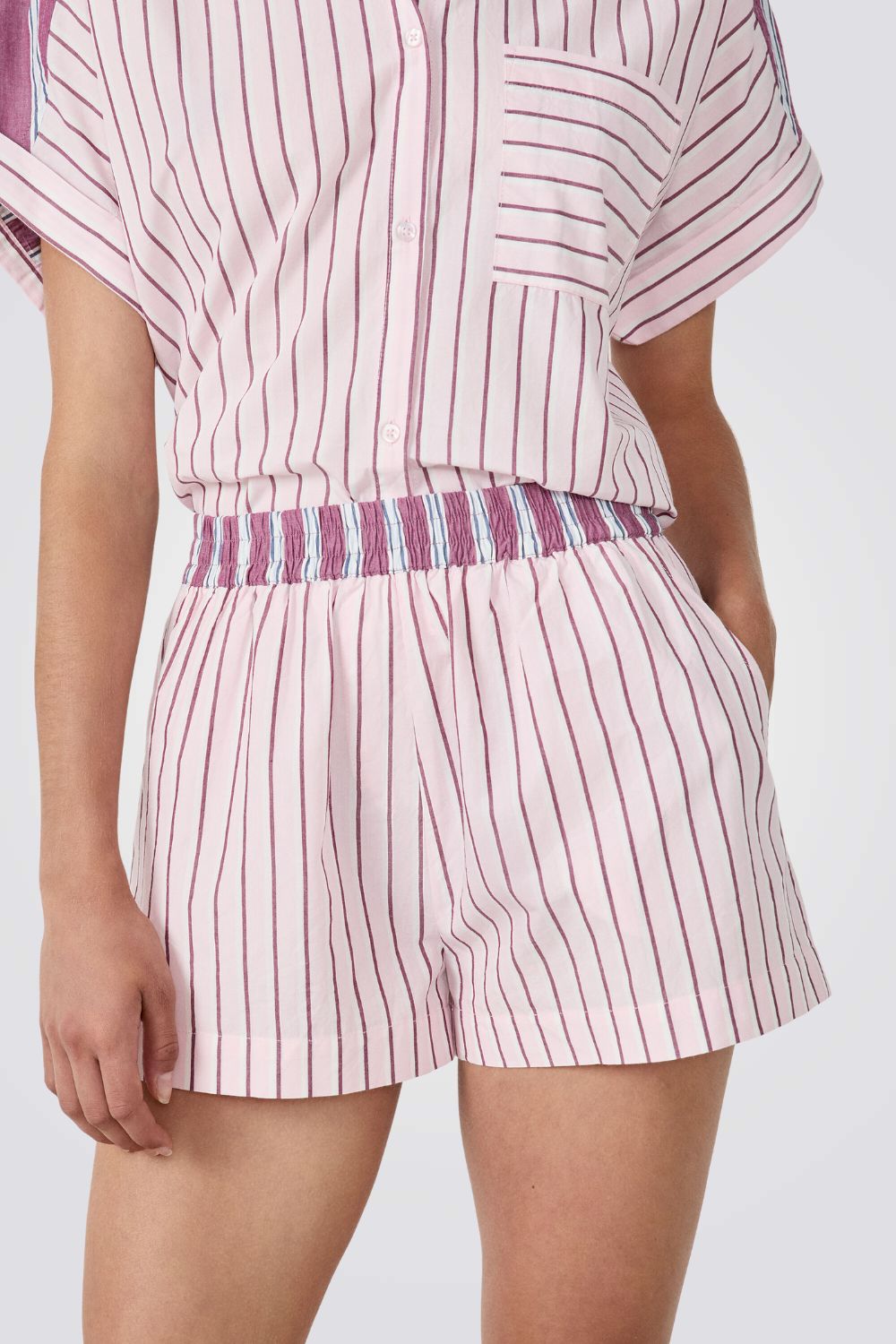 מכנסיים קצרים בהדפס פסים | איתם