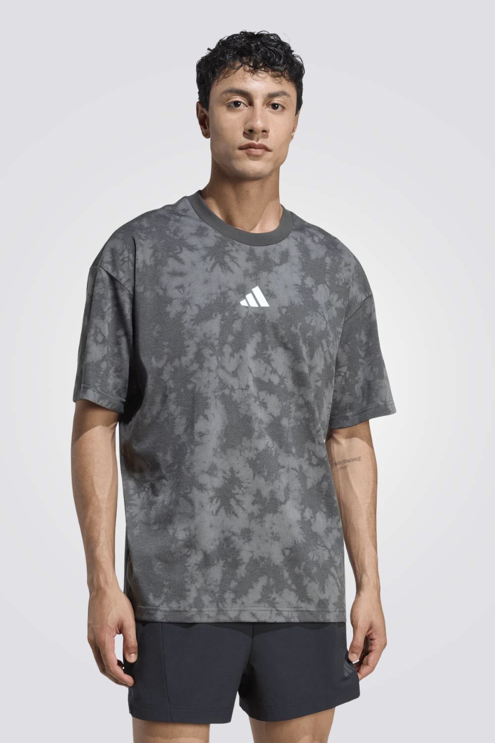 חולצת אימון FUN TRAINING Graphic לגברים | אדידס