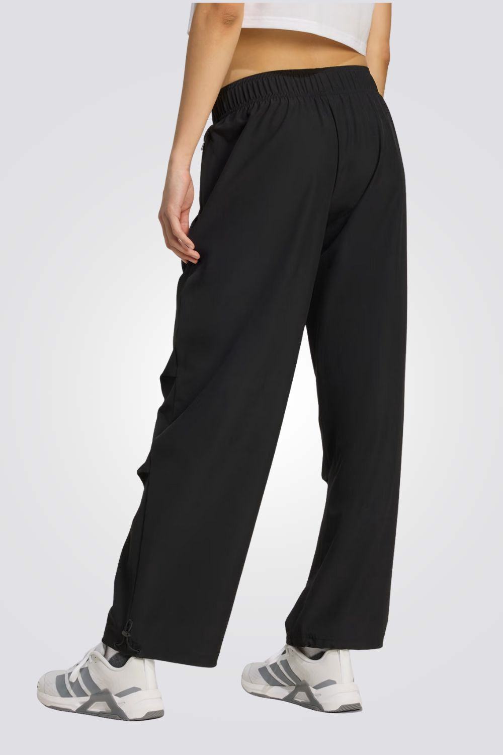 מכנסי אימון לנשים בצבע שחור 
