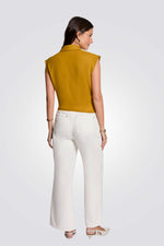 חולצה ללא שרוולים לנשים בצבע חרדל | מורגן 
