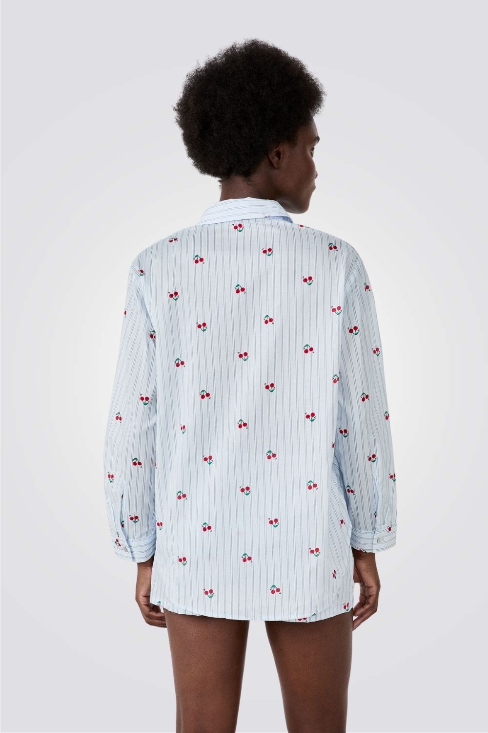 חולצת פיג'מה מכופתרת RAYA בהדפס דובדבנים